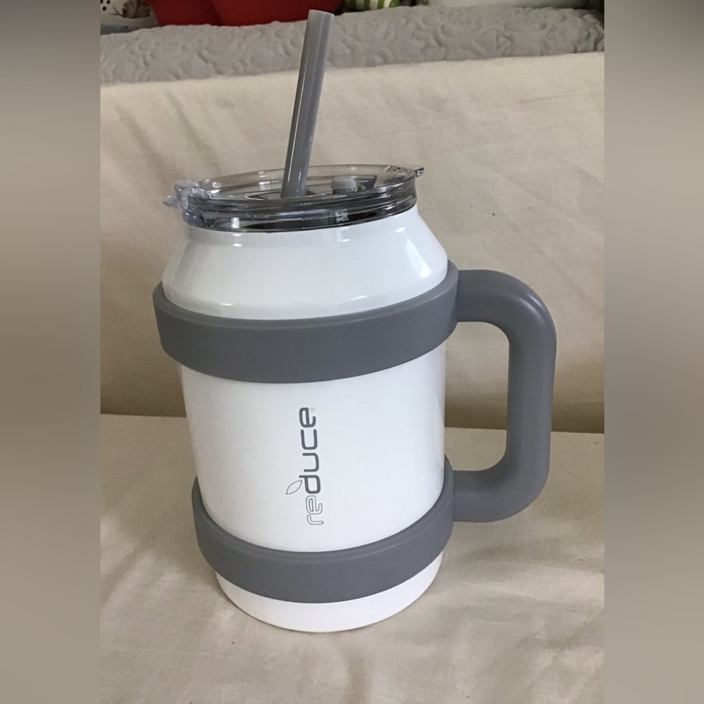 Reduce cold 1 mug 50oz. White/gray NWOB